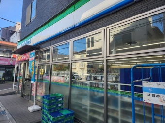 ファミリーマート 尾山台駅南店